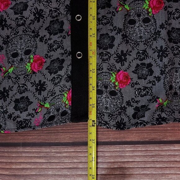 Torrid x Betsey Johnson Womens Size 6 (6X) Tunic Blouse Georgette Floral Skulls - Picture 12 of 12